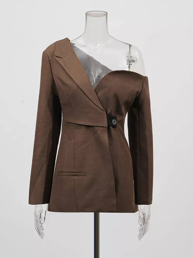 TWOTWINSTYLE Irregular Sloping Shoulder Mini Suit Blazer