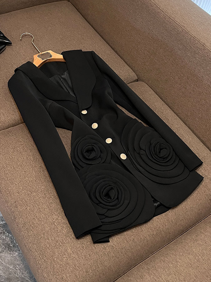 TWOTWINSTYLE Solid V-neck Patchwork Flower Jacket