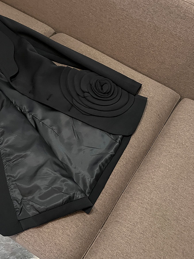 TWOTWINSTYLE Solid V-neck Patchwork Flower Jacket