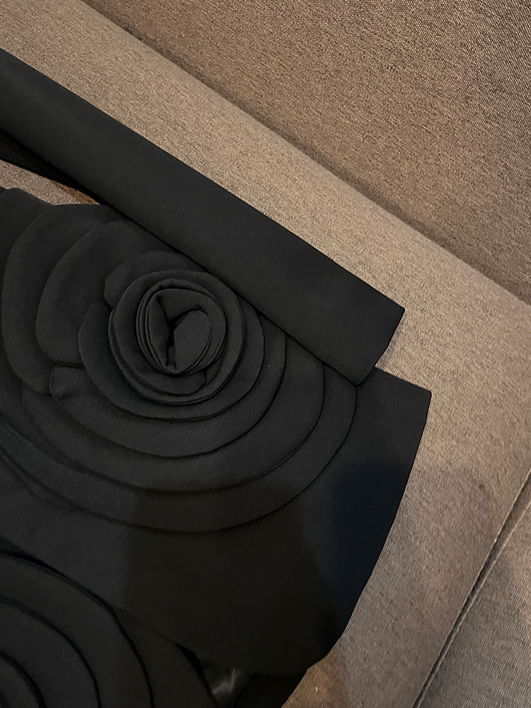 TWOTWINSTYLE Solid V-neck Patchwork Flower Jacket