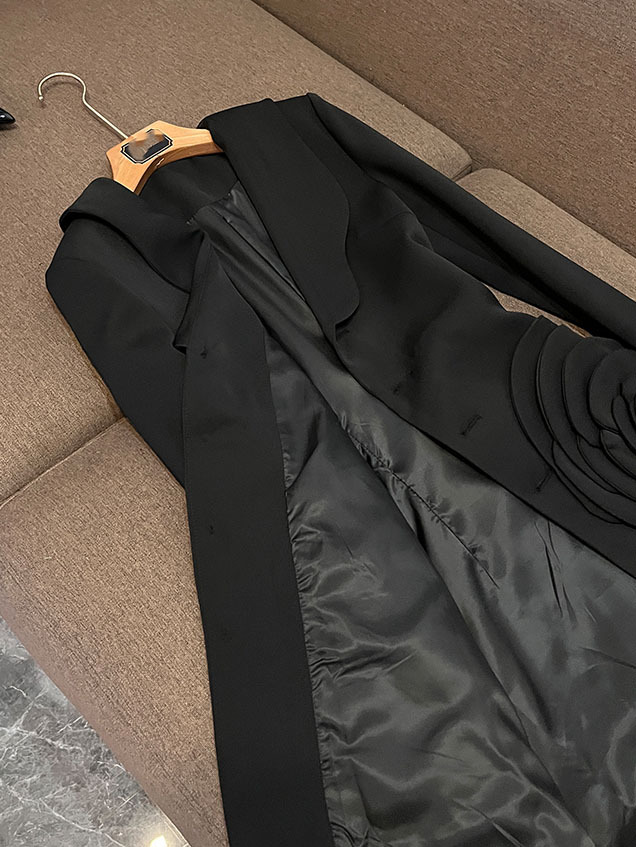 TWOTWINSTYLE Solid V-neck Patchwork Flower Jacket