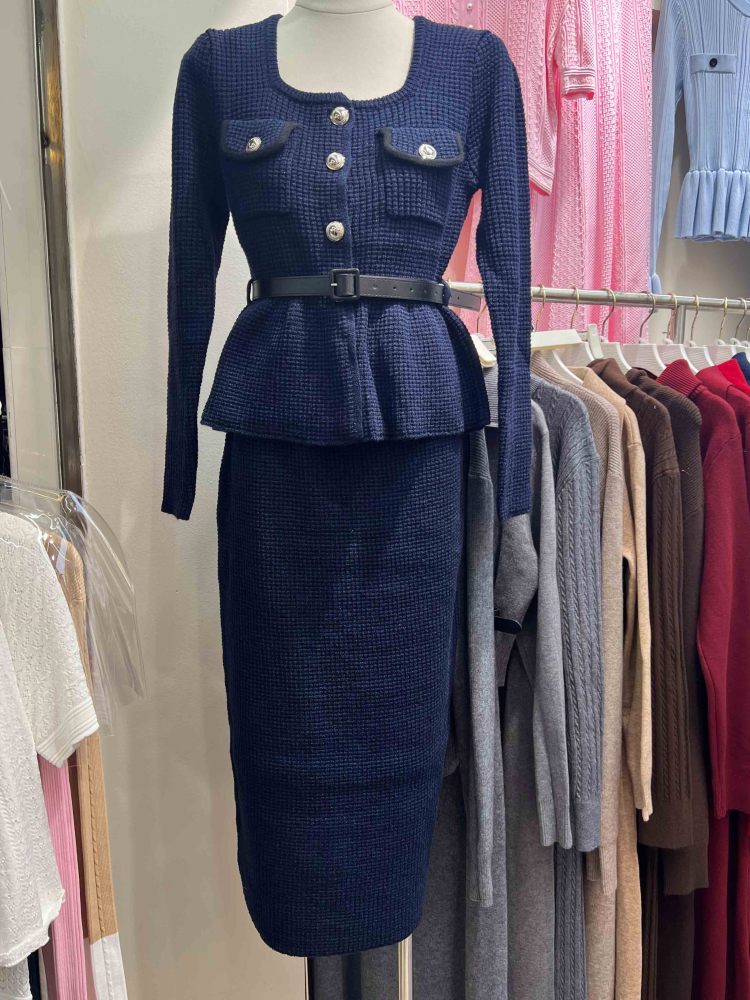 TWOTWINSTYLE Elegant Solid Square Collar Two Piece Set