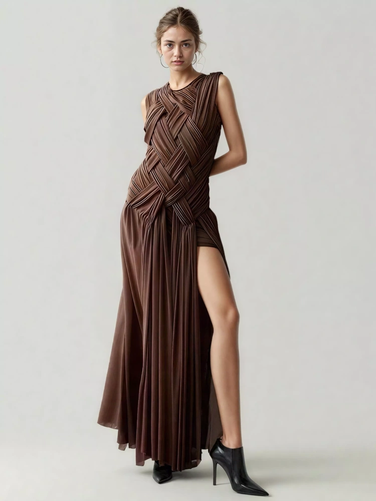 TWOTWINSTYLE Temperament Chic Side Split Ruched Round Neck Sleeveless Long Dress