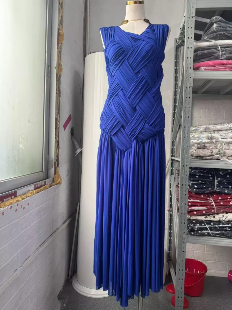 TWOTWINSTYLE Temperament Chic Side Split Ruched Round Neck Sleeveless Long Dress