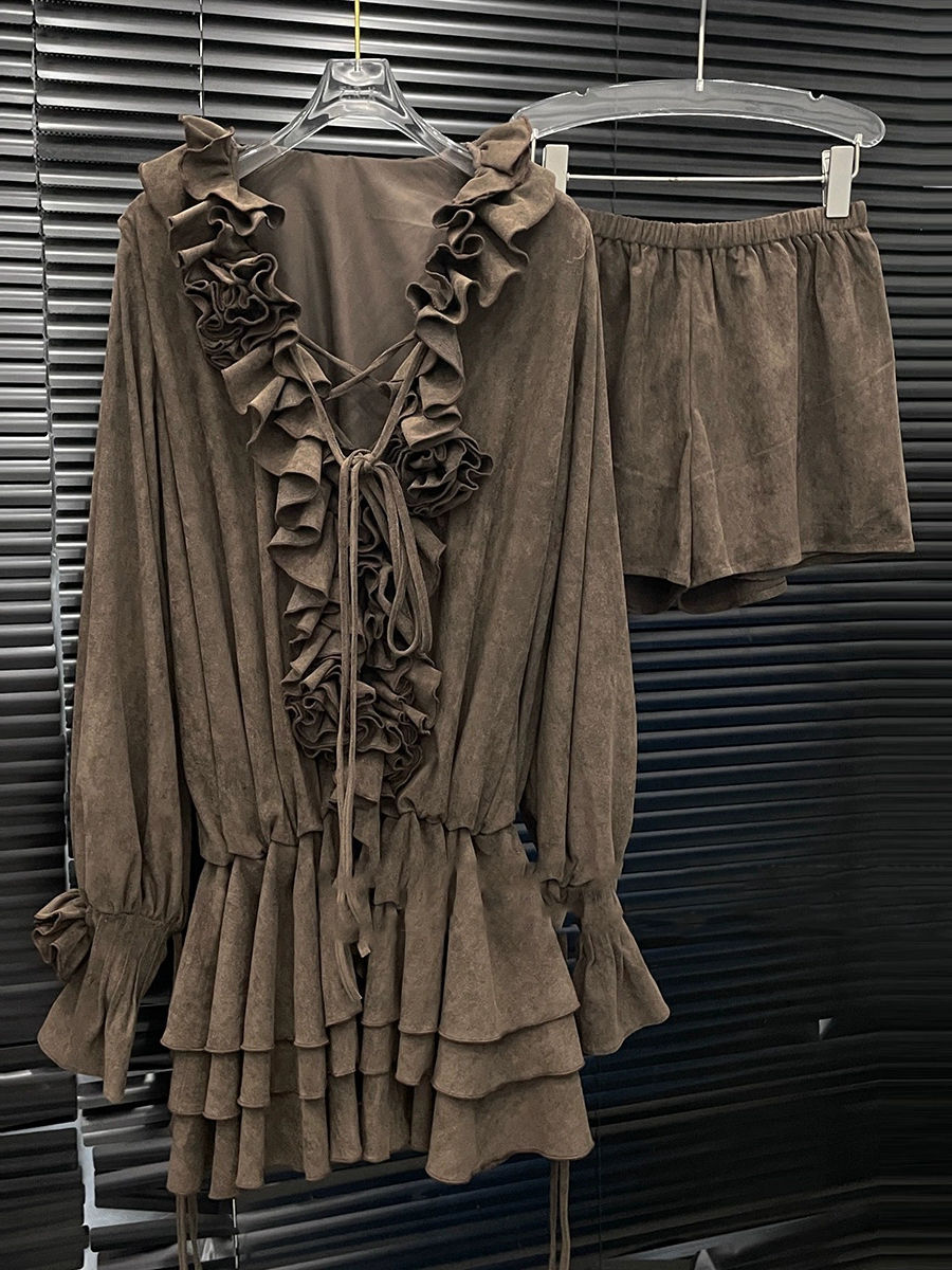 TWOTWINSTYLE Solid Ruffles Collar Top Loose Pants Fashion
