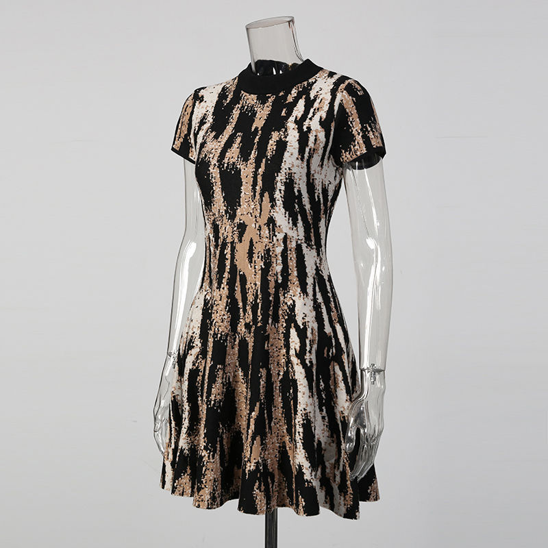 TWOTWINSTYLE Hit Color Stand Collar Leopard Print Mini Dress