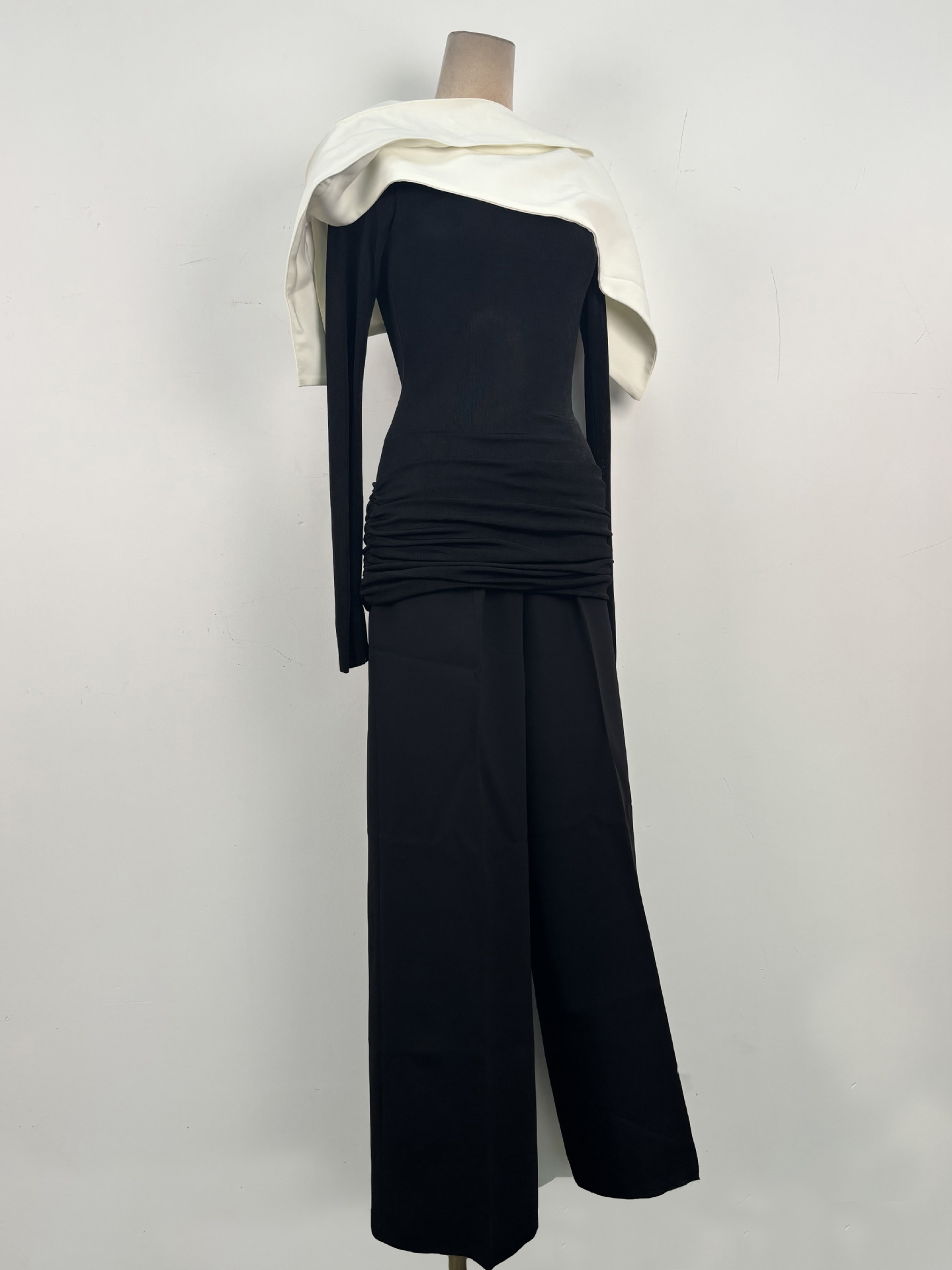 TWOTWINSTYLE Hit Color Pleated Top Solid Casual Pants Two Piece Set