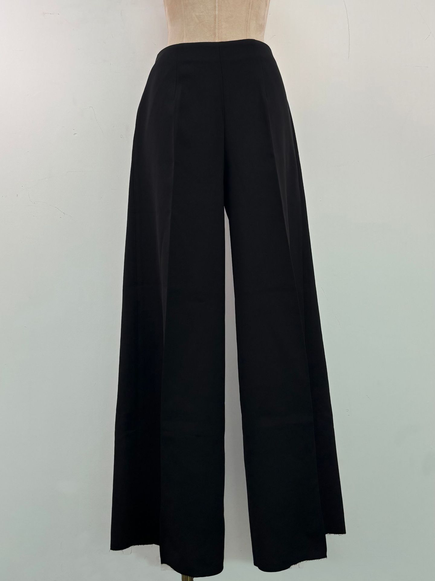 TWOTWINSTYLE Hit Color Pleated Top Solid Casual Pants Two Piece Set