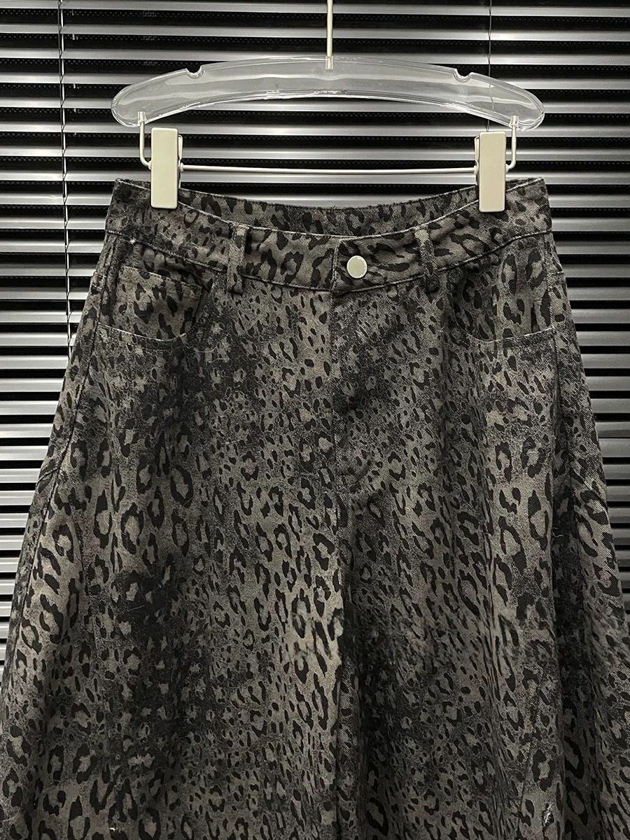 TWOTWINSTYLE Casual Loose Leopard Denim Pants