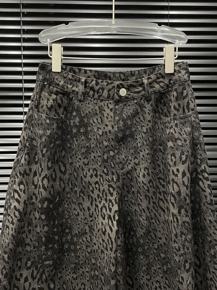 TWOTWINSTYLE Casual Loose Leopard Denim Pants