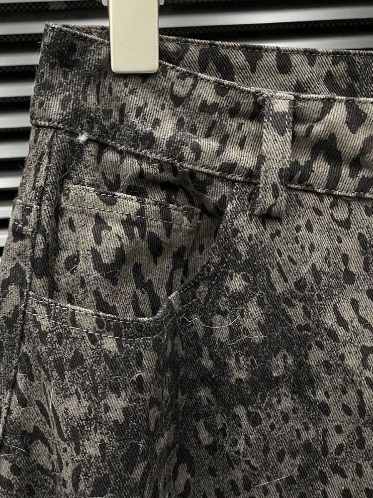 TWOTWINSTYLE Casual Loose Leopard Denim Pants
