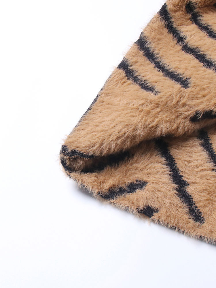 TWOTWINSTYLE Hit Color Spliced Striped Casual Sweater