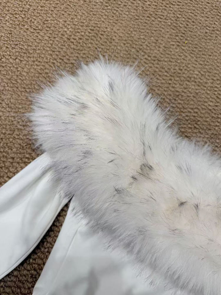TWOTWINSTYLE Off Shoulder Spliced Fur Fashion Top