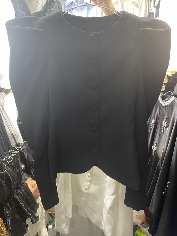 TWOTWINSTYLE Minimalist Rched Single Breasted Coat