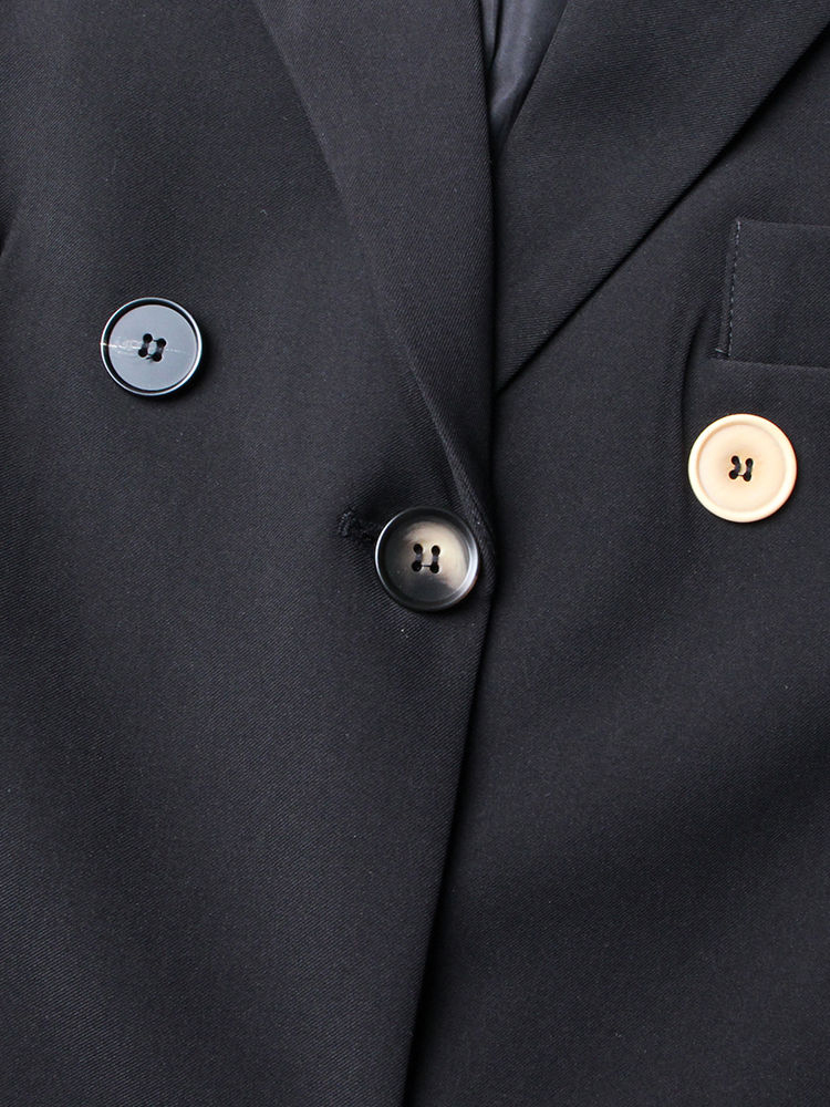 TWOTWINSTYLE Lapel Soild Patchwork Button Temperament Blazers