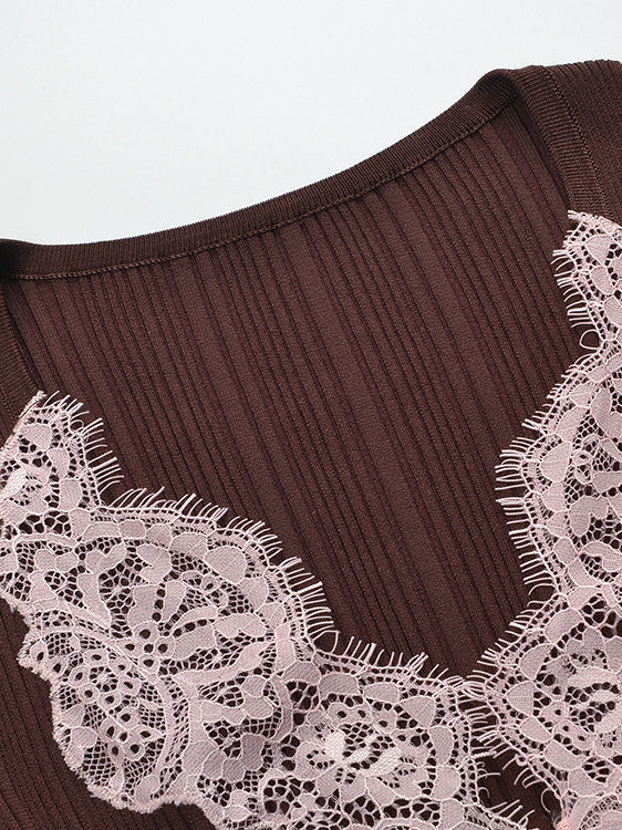 TWOTWINSTYLE Spliced Lace Hit Color Slimming Sweater