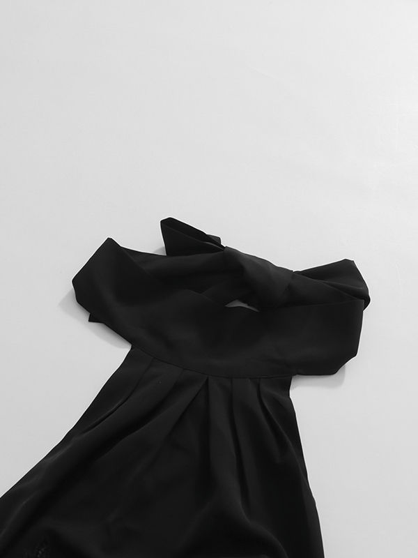 TWOTWINSTYLE Hollow Out Slimming Backless Chic Dress