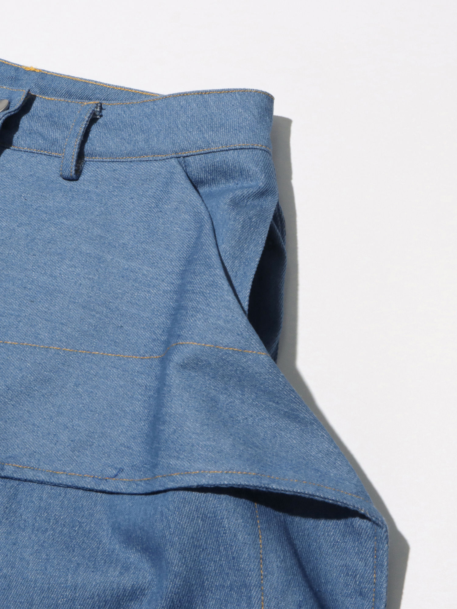 TWOTWINSTYLE Patchwork Pockets Loose Casual Jeans