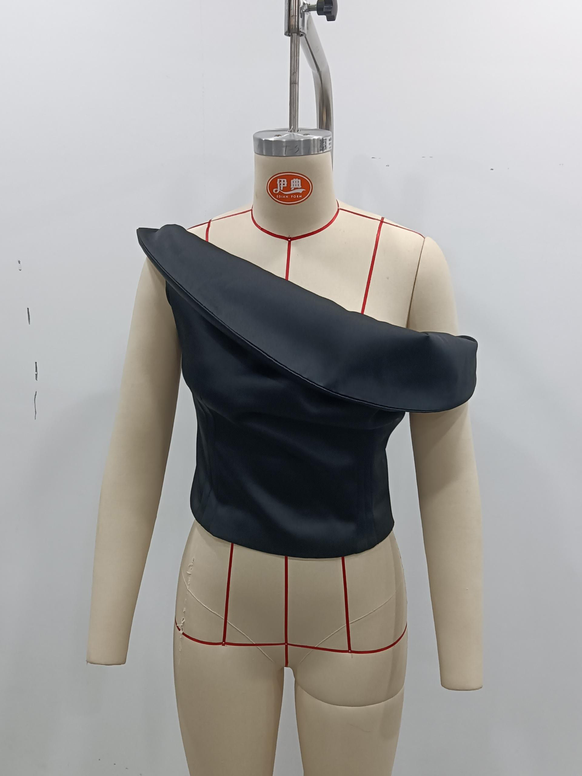 TWOTWINSTYLE Solid Off One Shoulder Tunic Designer Vest