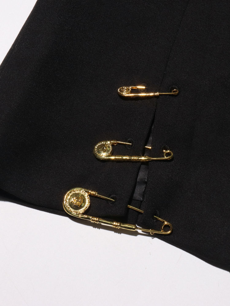 TWOTWINSTYLE Solid Lapel Spliced Safety Pin Designer Coat