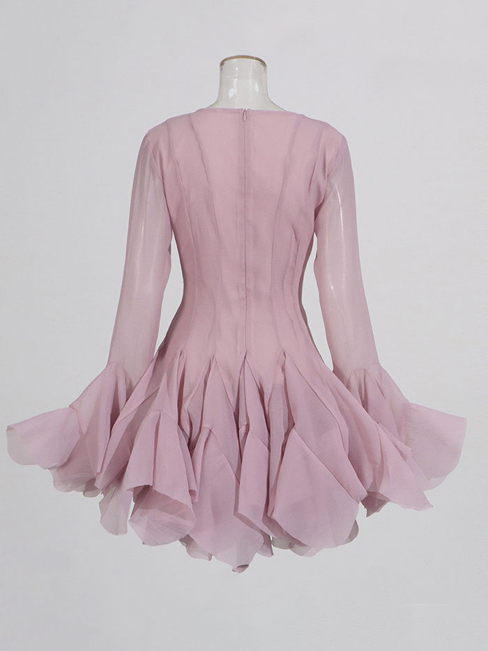 TWOTWINSTYLE Square Neckline Bell Sleeve Minimalist Dress