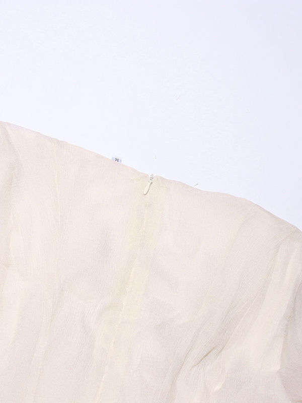 TWOTWINSTYLE Square Neckline Bell Sleeve Minimalist Dress