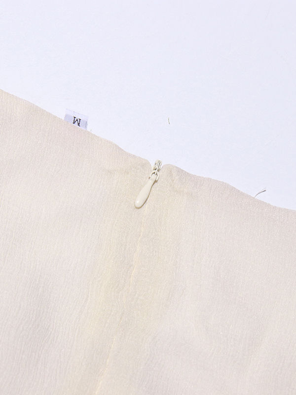 TWOTWINSTYLE Square Neckline Bell Sleeve Minimalist Dress