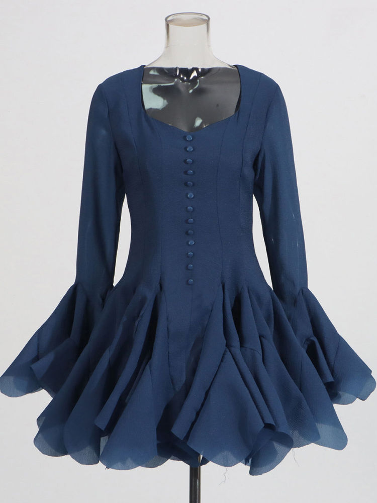 TWOTWINSTYLE Square Neckline Bell Sleeve Minimalist Dress