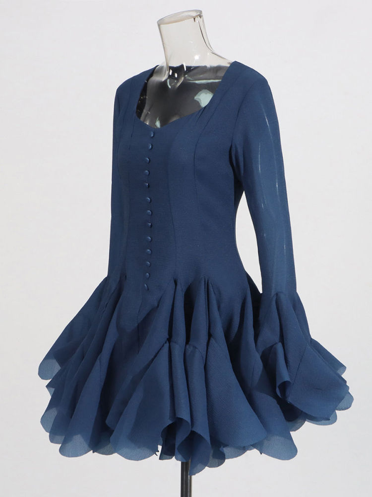 TWOTWINSTYLE Square Neckline Bell Sleeve Minimalist Dress