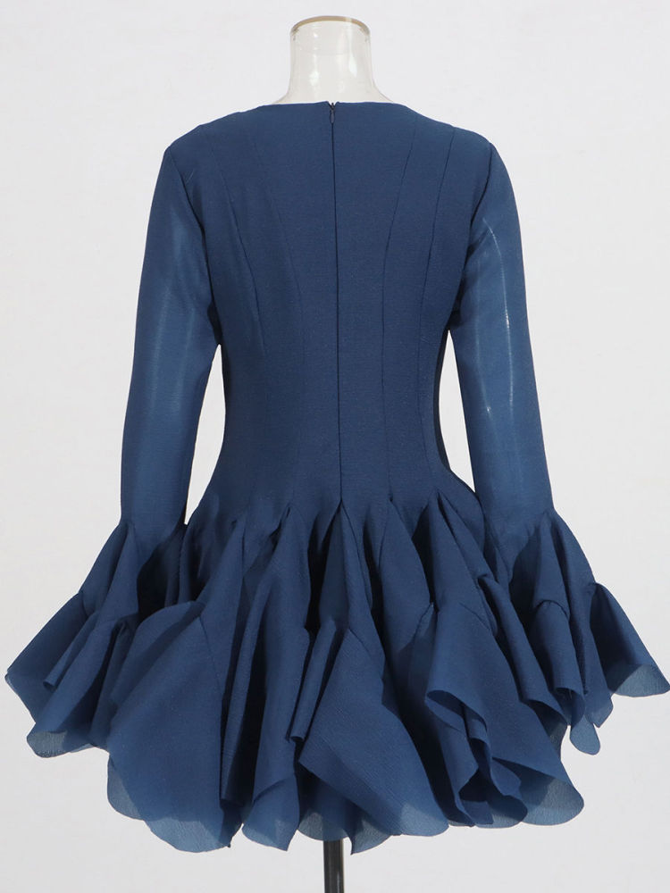 TWOTWINSTYLE Square Neckline Bell Sleeve Minimalist Dress