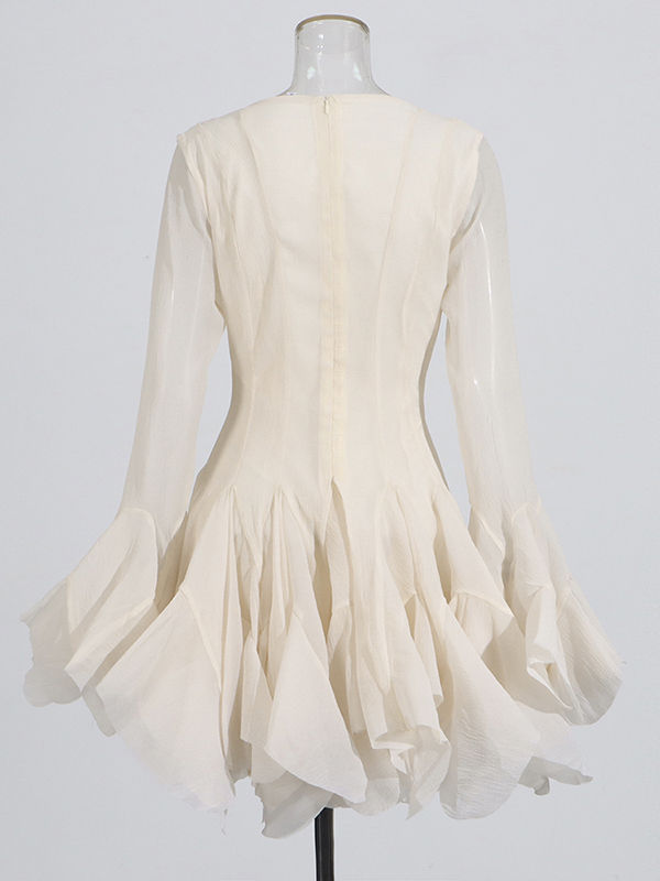 TWOTWINSTYLE Square Neckline Bell Sleeve Minimalist Dress