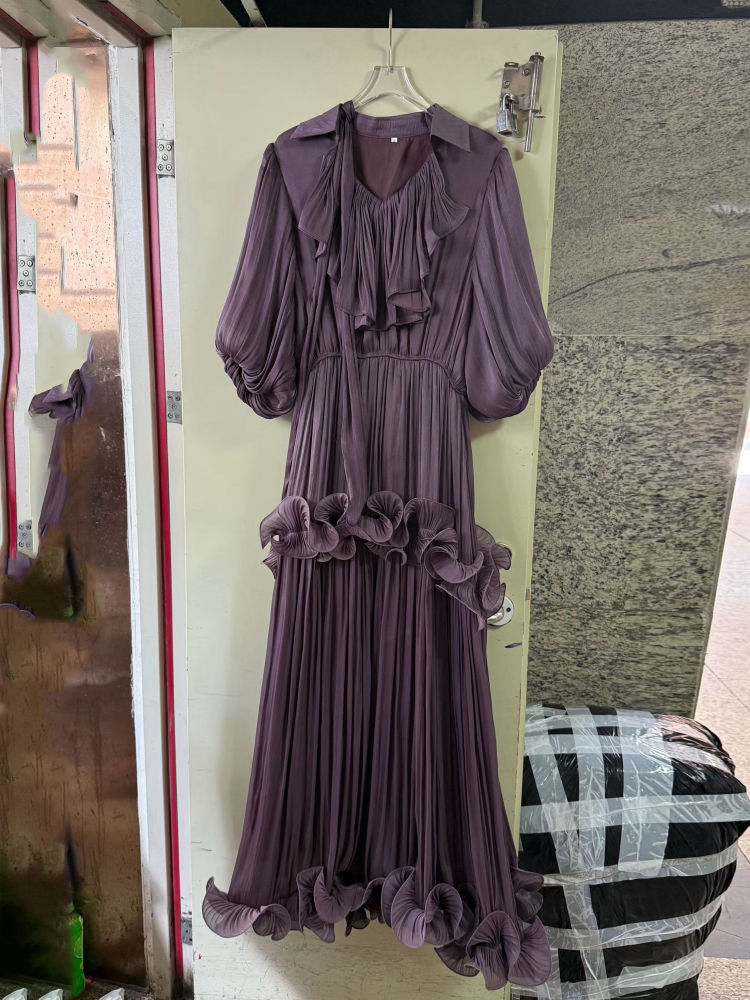 TWOTWINSTYLE Solid Lapel Loose Pleated Vintage Midi Dress