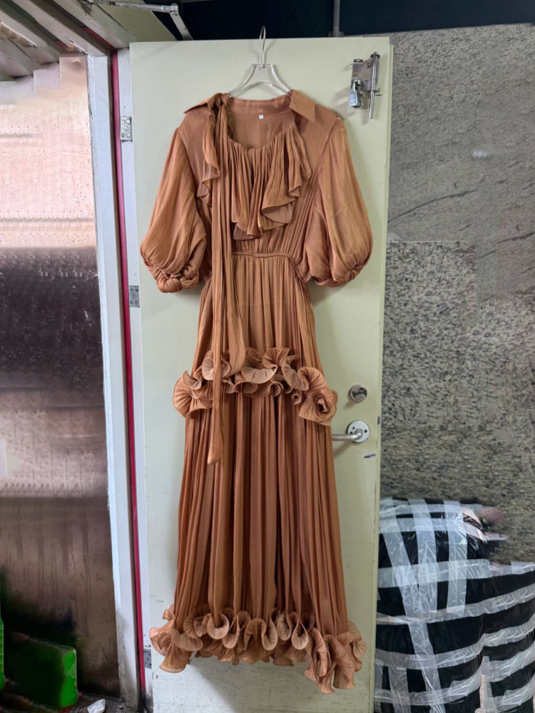 TWOTWINSTYLE Solid Lapel Loose Pleated Vintage Midi Dress