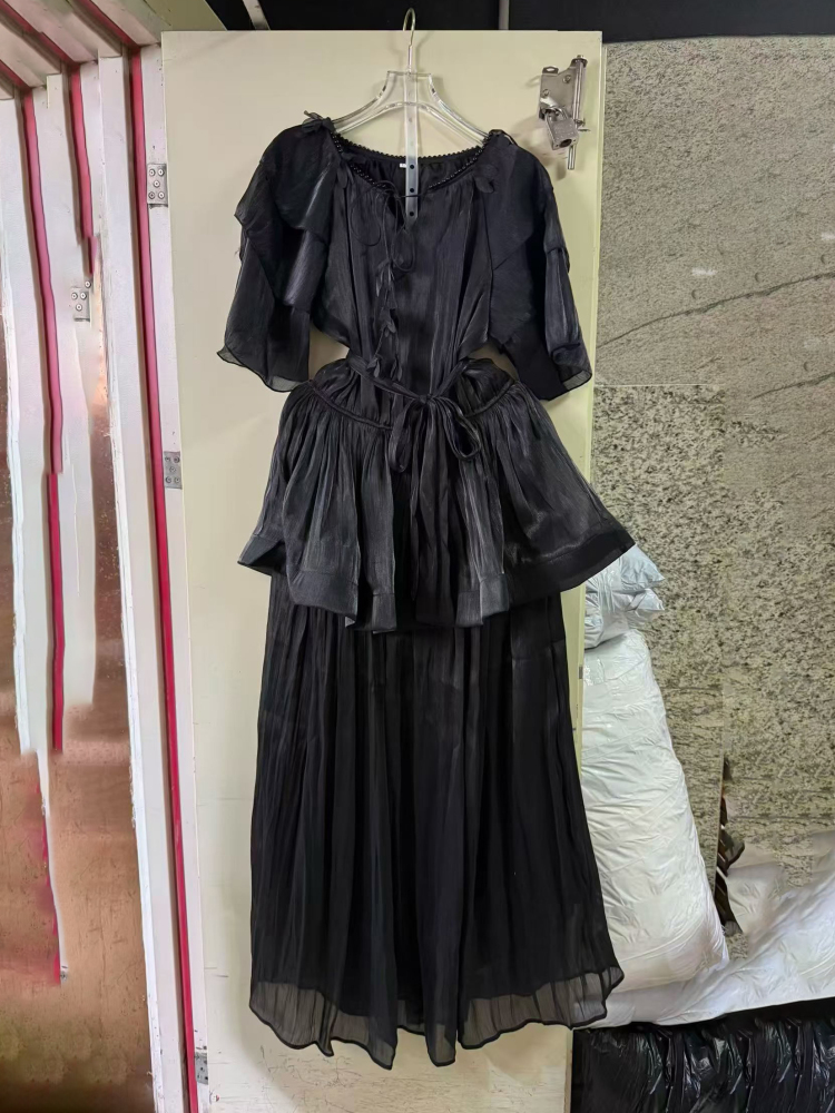 TWOTWINSTYLE Round Neck High Waist Minimalist Dress