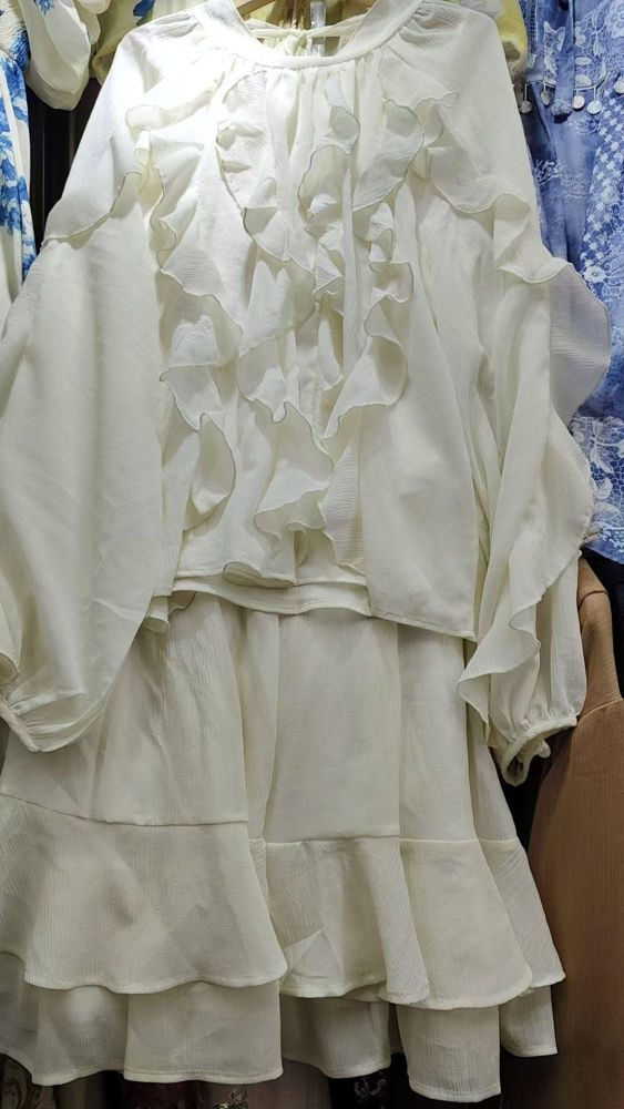 TWOTWINSTYLE Solid Spliced Ruffles Top Pleated Skirt Elegant Two Piece Set