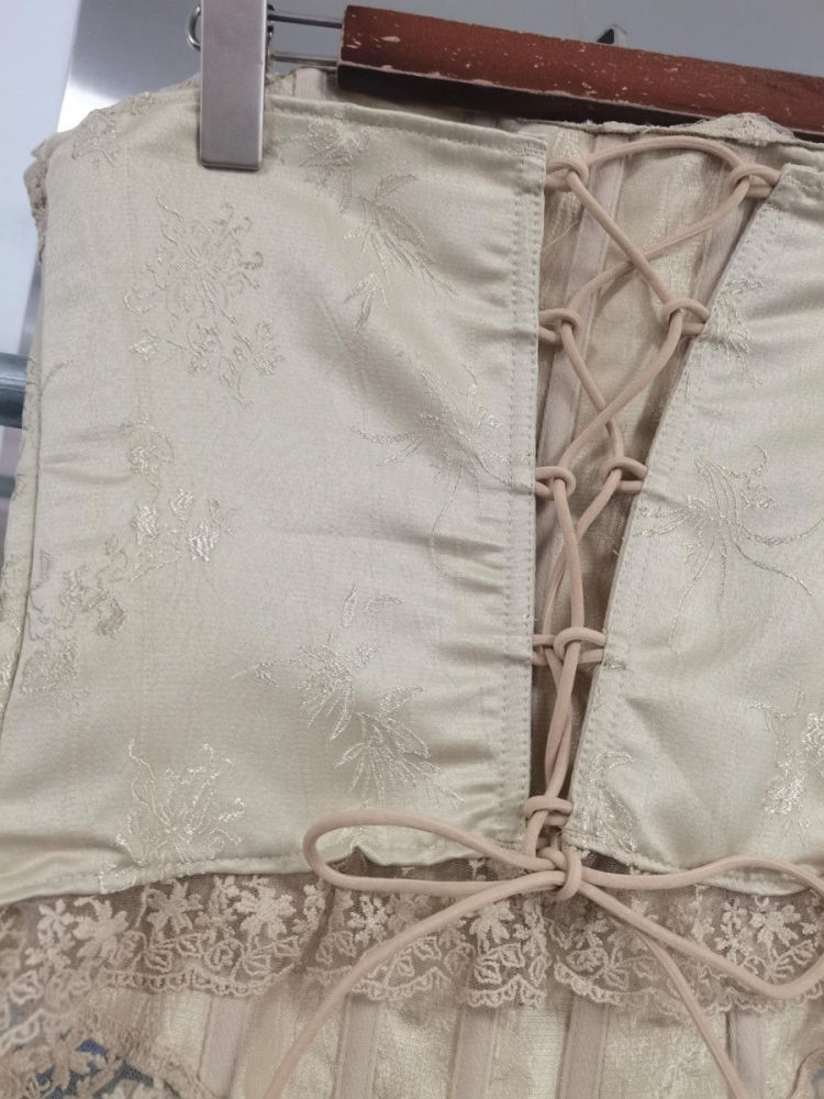 TWOTWINSTYLE Patchwork Lace Tunic Top Spliced Feathers Skirt Fashion Two Piece Set
