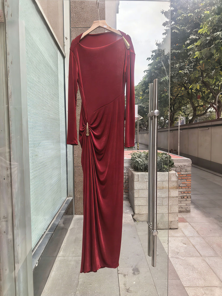 TWOTWINSTYLE Boat Neck Pleated Slimming Vintage Maxi Dress