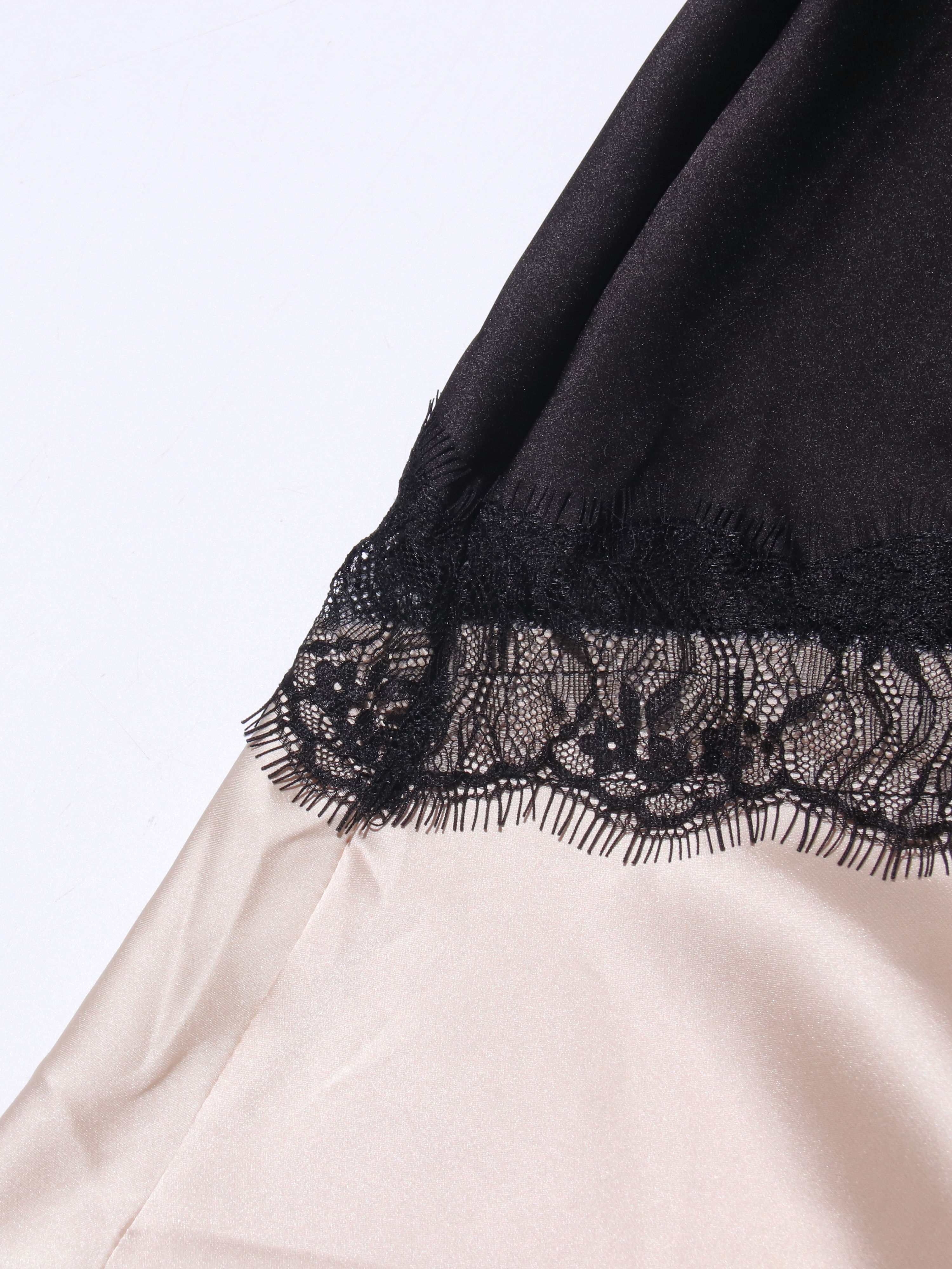 TWOTWINSTYLE Hit Color Spliced Lace Side Split Elegant Dress