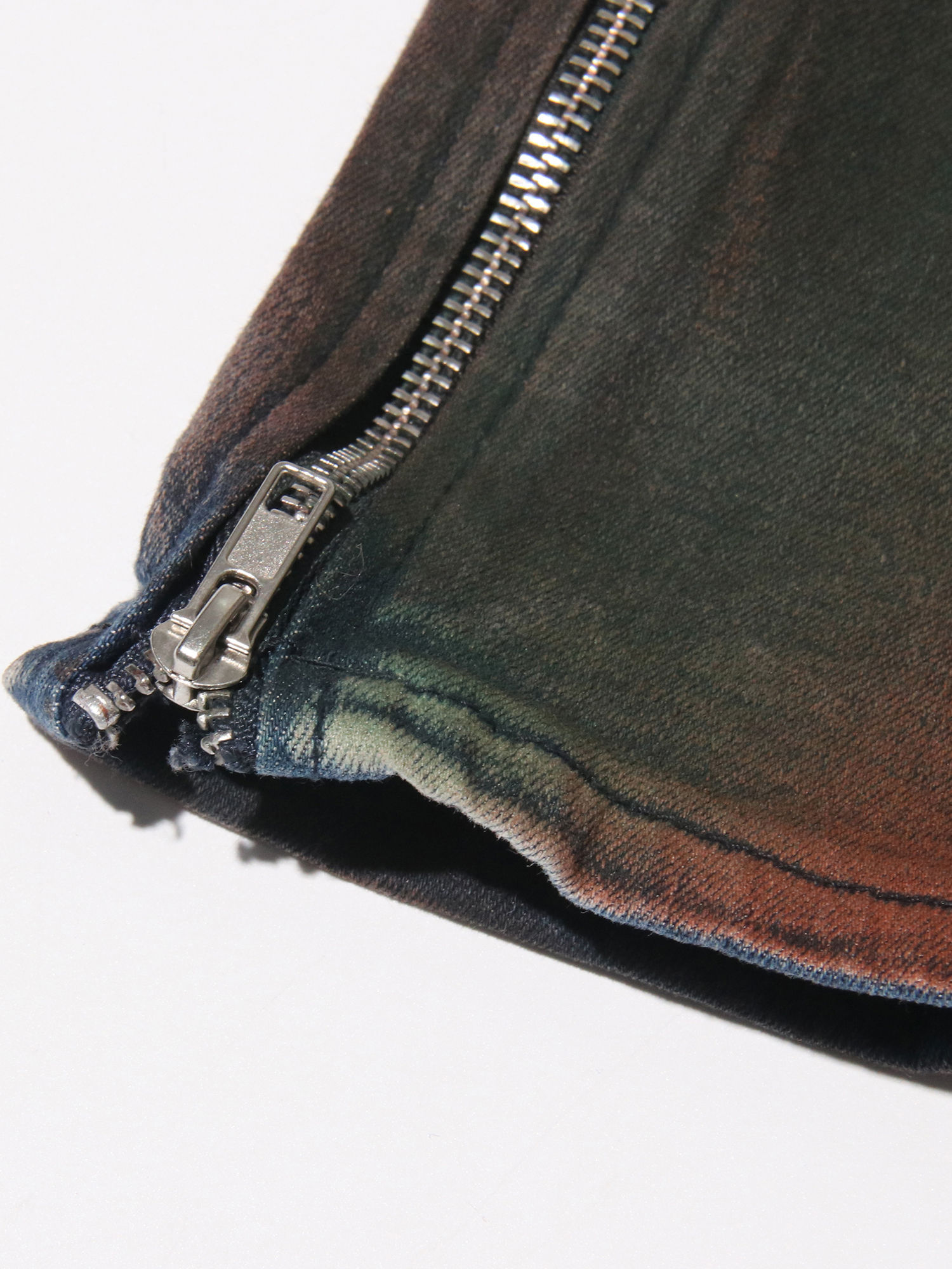 TWOTWINSTYLE Hit Color Spliced Pocket Fashion Denim Pants