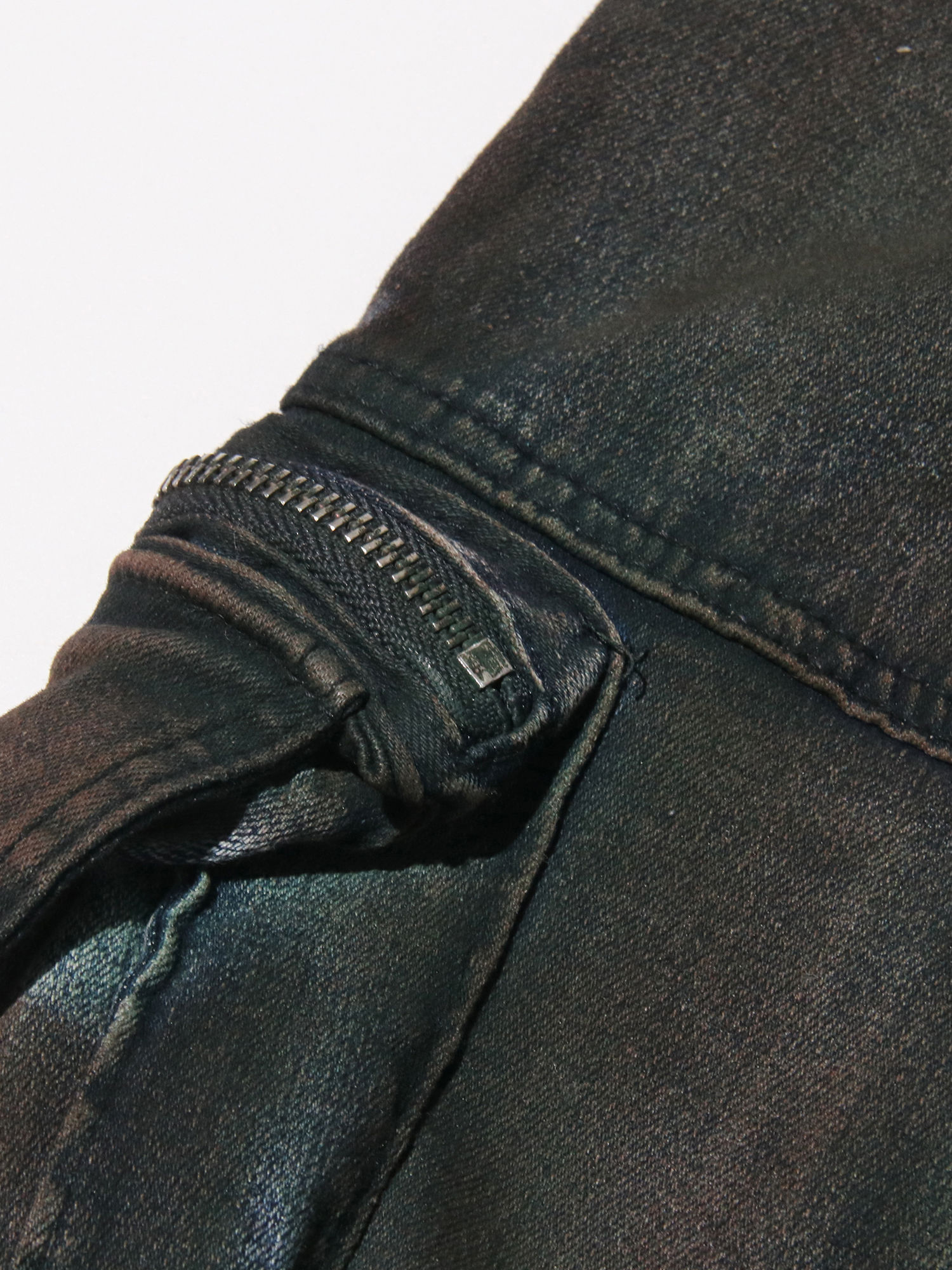 TWOTWINSTYLE Hit Color Spliced Pocket Fashion Denim Pants