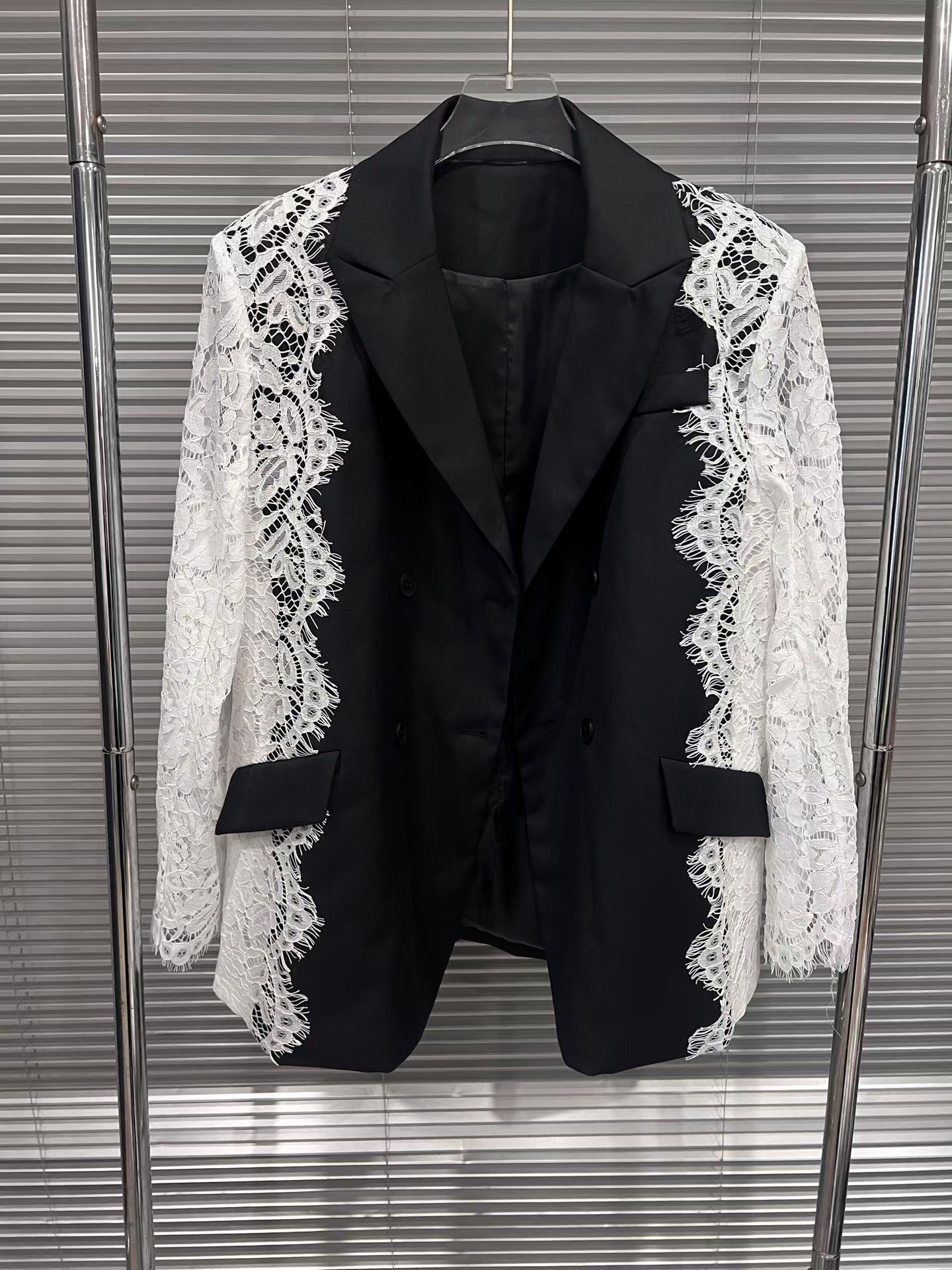 TWOTWINSTYLE Lapel Hit Color Spliced Double Breasted Chic Coat