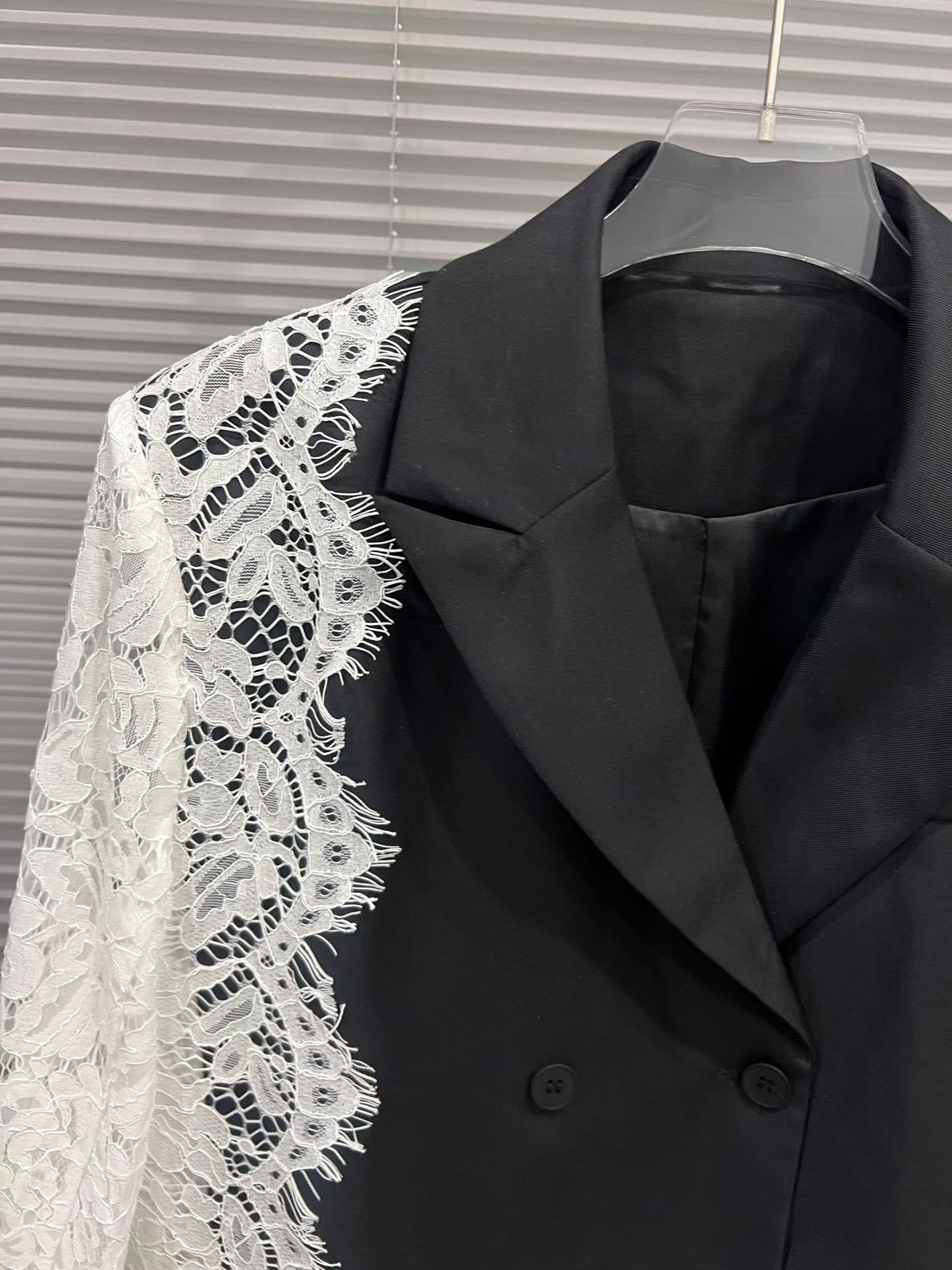 TWOTWINSTYLE Lapel Hit Color Spliced Double Breasted Chic Coat