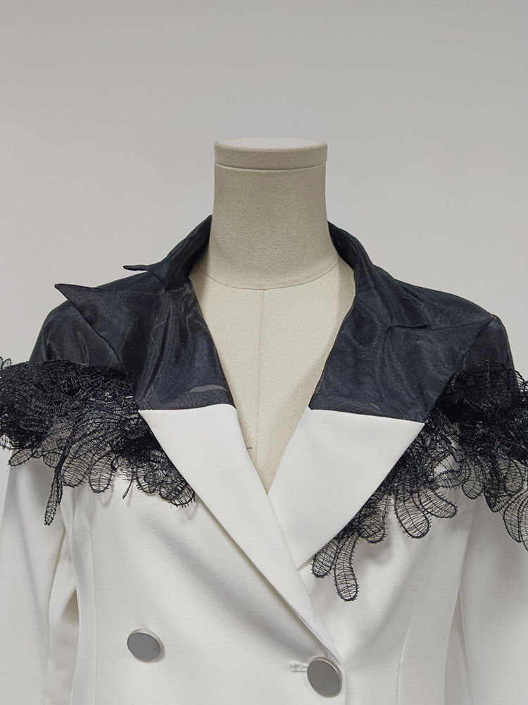 TWOTWINSTYLE Lapel Hit Color Spliced Lace Temperament Coat
