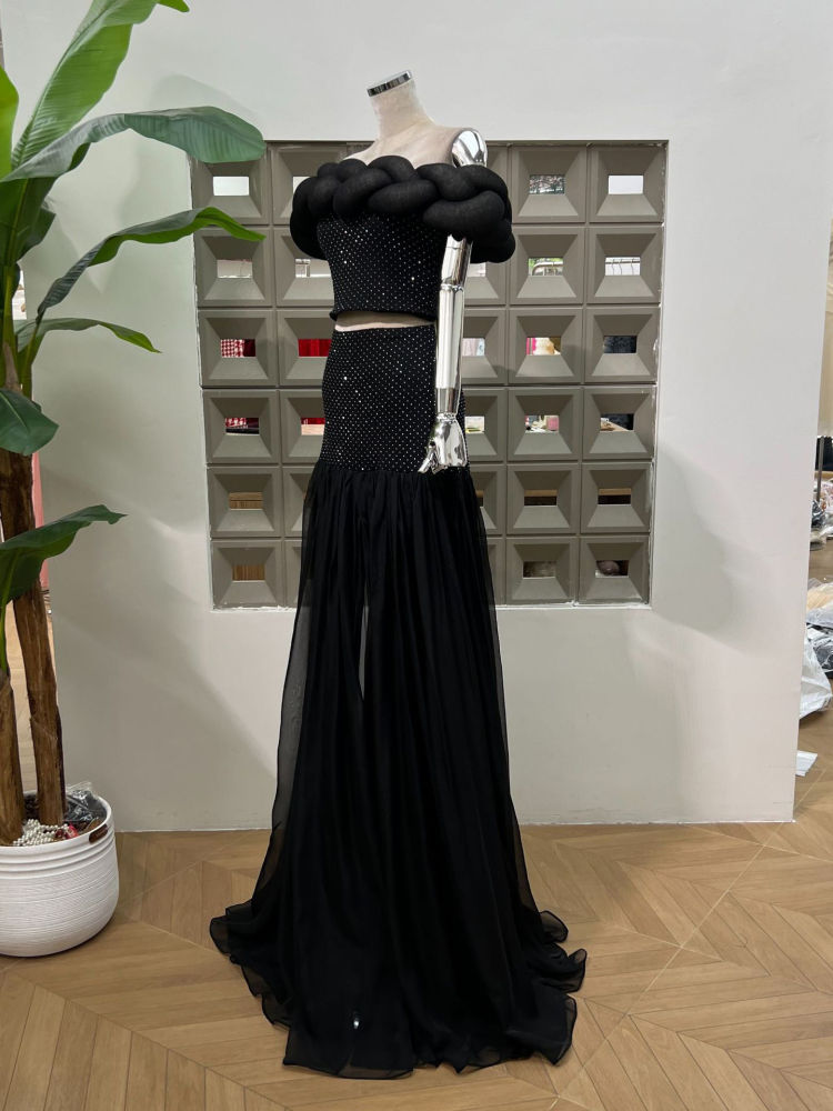 TWOTWINSTYLE Off Shoulder Top Spliced Diamond Skirt Elegant Two Piece Set