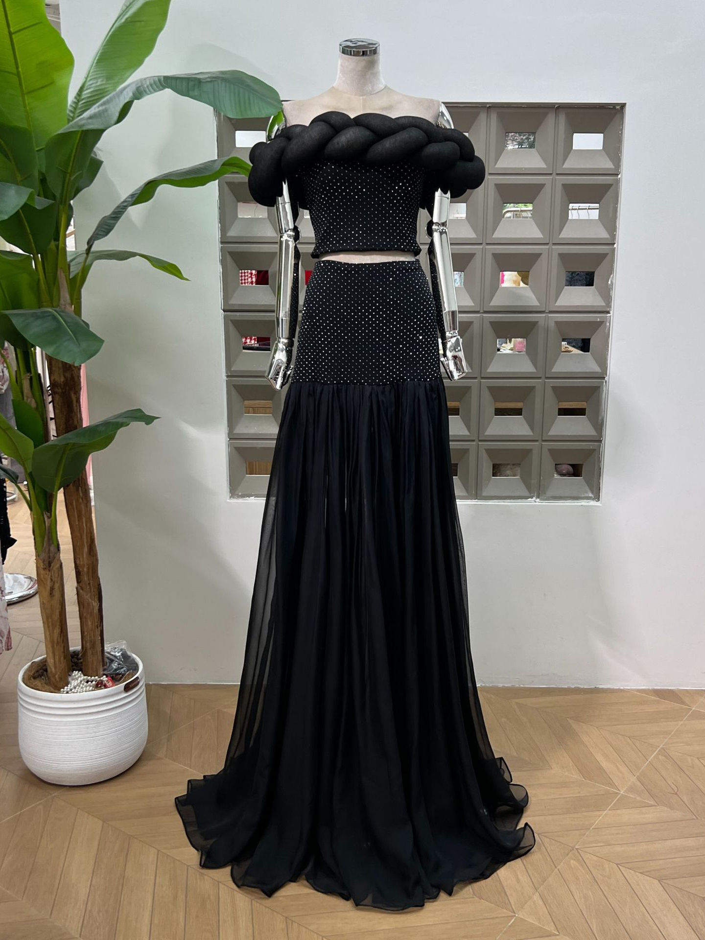 TWOTWINSTYLE Off Shoulder Top Spliced Diamond Skirt Elegant Two Piece Set