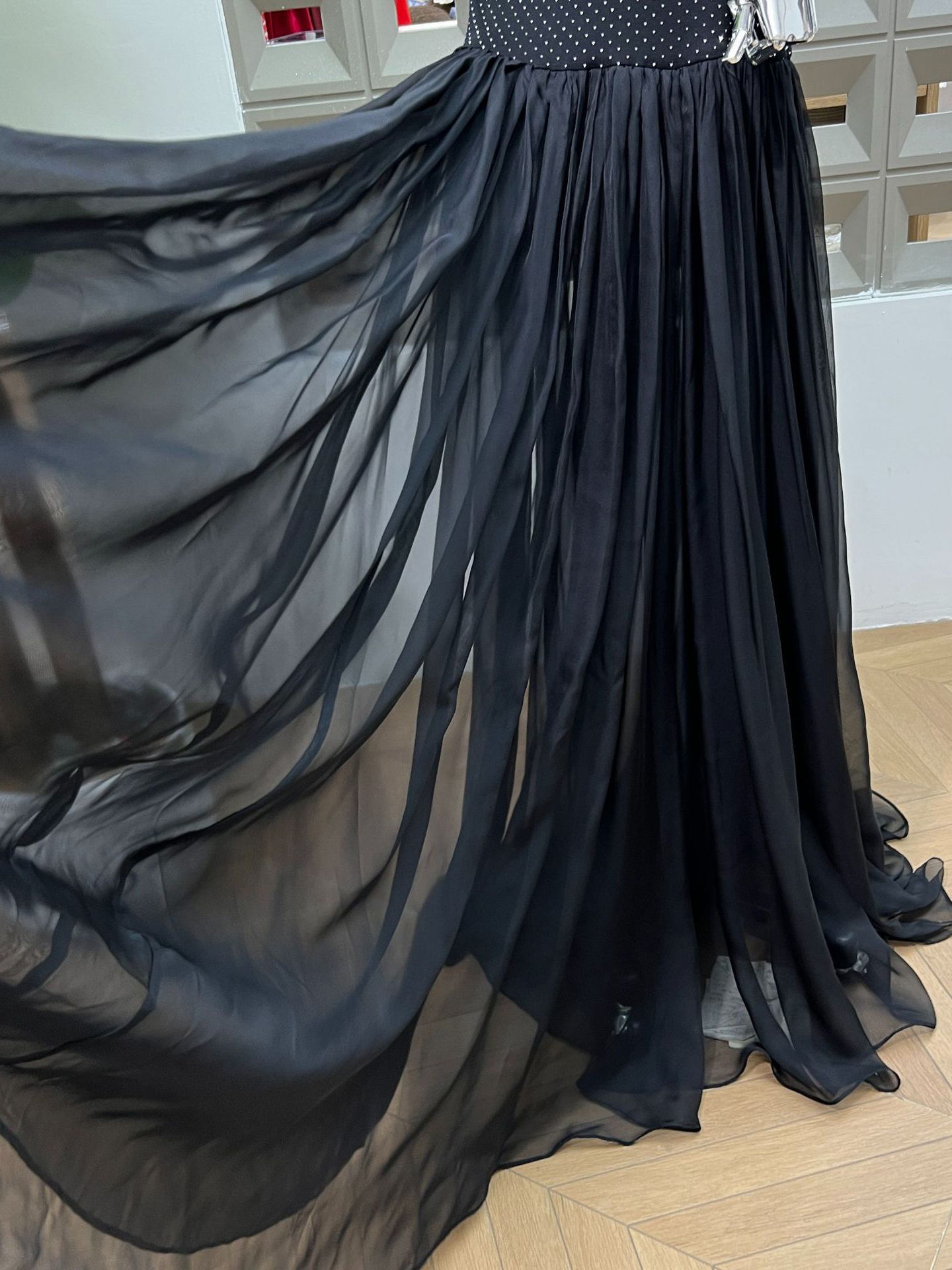 TWOTWINSTYLE Off Shoulder Top Spliced Diamond Skirt Elegant Two Piece Set