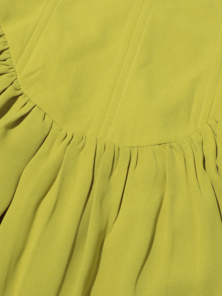 TWOTWINSTYLE Round Neck Spliced Pleated Top High Waist Skirt Sexy Set