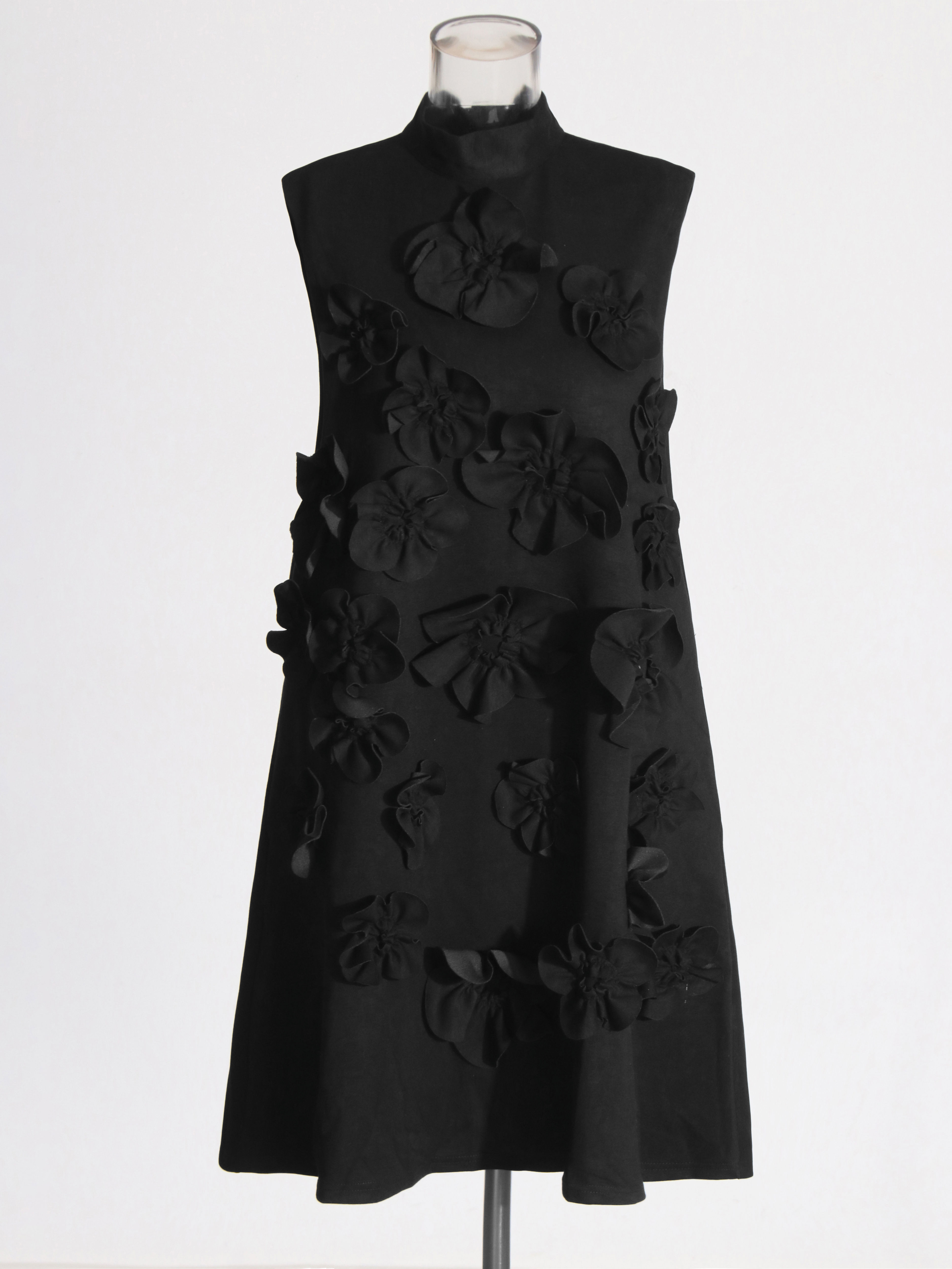 TWOTWINSTYLE Solid Stand Collar Sleeveles Designer Dress