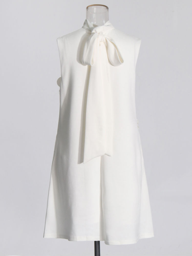 TWOTWINSTYLE Solid Stand Collar Sleeveles Designer Dress