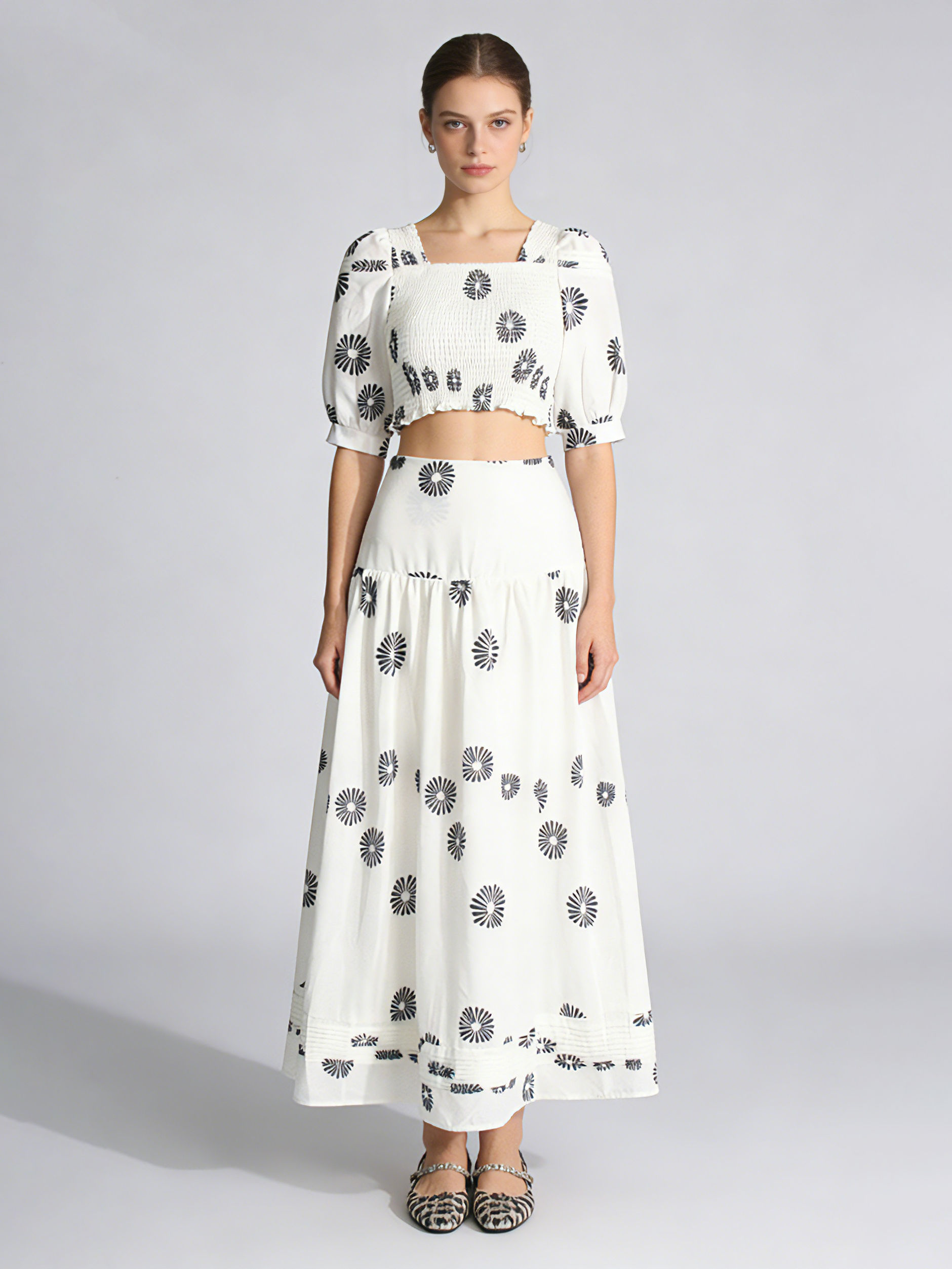 TWOTWINSTYLE Square Neckline Crop Top Patchwork Print Skirt Vintage Set